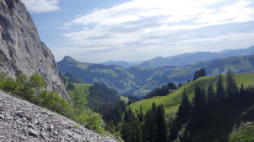 Typisch Gastlosen: Die liebliche Hügellandschaft ist einfach schön!