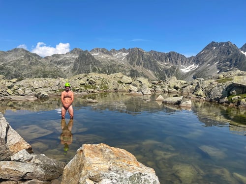 2021/08: Nach dem Klettern immer schön die Füsse waschen ;-)