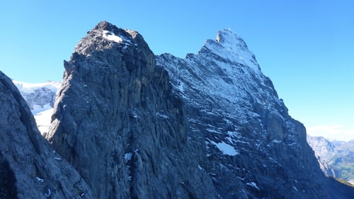 Es wird noch dauern bis wir den Mittellegi-Grat erreichen....