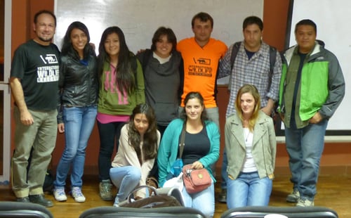 Nuestro coordinador de Becas, Guillem Chacon, con becados bolivianos en La Paz.