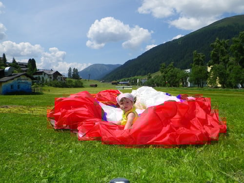 Unser kleiner Nachwuchs ist jetzt schon am üben beim zusammenpacken