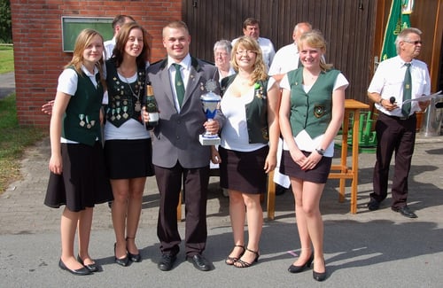 Die Mannschaft des Schützenvereins Schüttdamm-Isensee als Sieger im Juniorenpokalwettkampf. Foto: J. Bauer