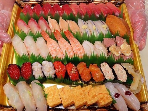 千代田区　丸の内　寿司　出前　会議　高級　宅配寿司