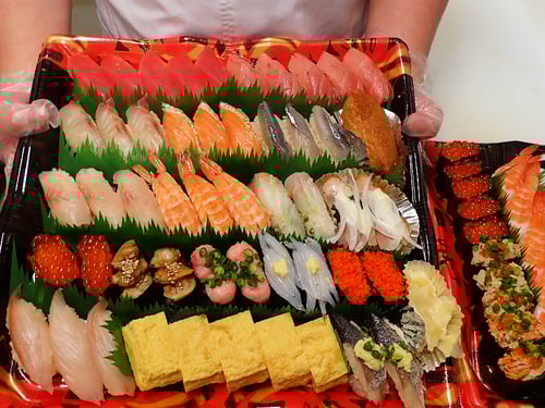 台東区　納会　宅配寿司