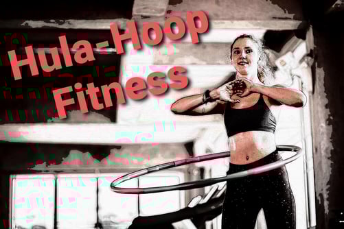 Foto: Sportlerin beim Hula-Hoop