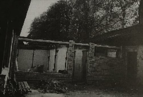 Der Rohbau des Mitteltraktes.