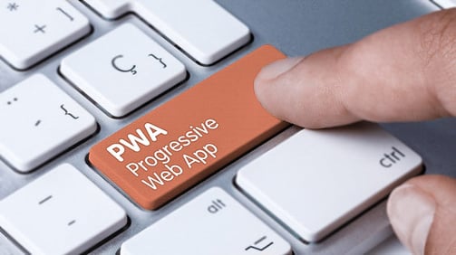 Eine progressive Web App (PWA) ist eine App, die modernste Web-Technologien verwendet wie HTML5, CSS3 und Java­Script.