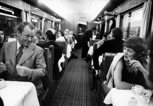 Willy Brandt im Speisewagen, Süddeutschland, 1973