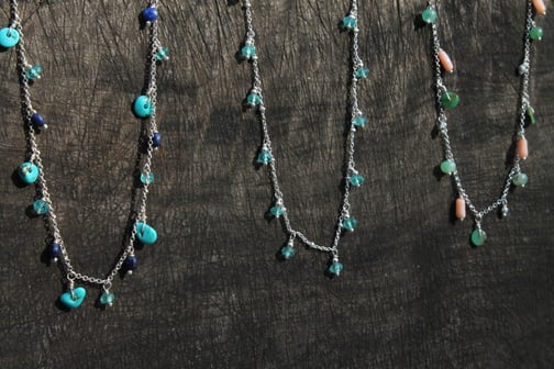 colliers fins chaîne argent et pierres naturelles