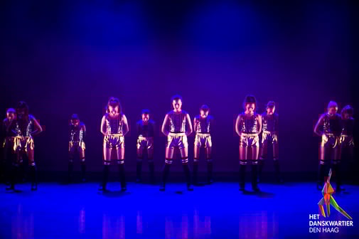 Streetjazz - Het Danskwartier Den Haag De dansschool bevindt zich in het Statenkwartier in Den Haag en biedt dansles vanaf 3 jaar. DANS met ons mee! 