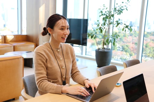 ▲オフィス出社をして他メンバーとコミュニケーションを取り気分転換