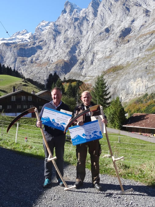 Siegerfoto (v.li): Heinz von Allmen (Alp Biglen) und Stephan Wyss (Syteli/Understock)