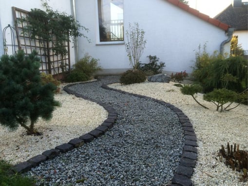 Gartenpflege Franke - Ihr Landschaftsgaertner für Stein- und Kieswege und Steingarten in Nidda, Hungen, Lich, Buedingen, Bad Vilbel, Butzbach, Altenstadt, Bad Vilbel und Wölfersheim