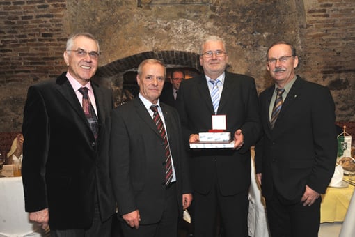 v.l. Konsulent Hans Ressler, Vbgm. Gerhard Bremm, Johannes Samwald und Bgm. Gerald Hackl (Foto: Peter Kainrath)