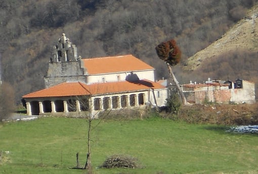 Iglesia de San Cosme y San Damián de Tolinas