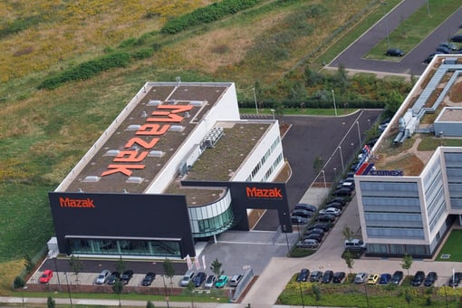 Mazak - Mega Werbeanlage