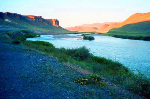 die Landschaft am Aras, unberührt, weit und schön