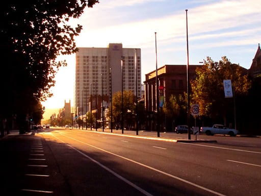 Adelaide im morgentlichen Gegenlicht