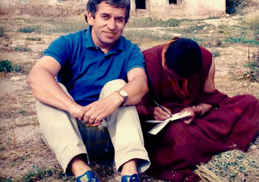 zum Abschied schrieb mir Tenzin etwas tibetisches in mein Tagebuch