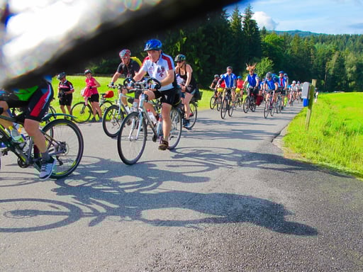 während des Photostops donnern sie erbarmungslos an mir vorbei