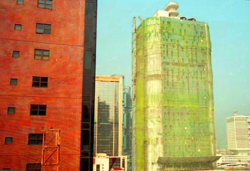 es wurde gebaut an allen Ecken - tolles Farbenspiel