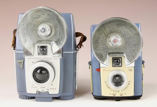KODAK Brownie Flash 20 1959-1962  & Starfash 1957-1965  ©  engel-art.ch