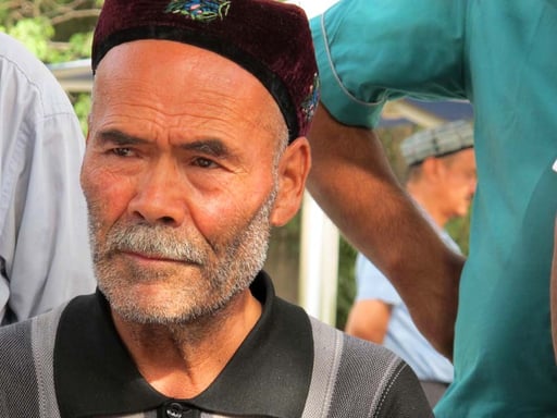 mit seinem ruhigen Blick verunsicherte er seine Mitspieler