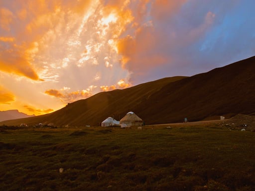 unendliche Ruhe senkte sich über das Tal von Ala-Bel