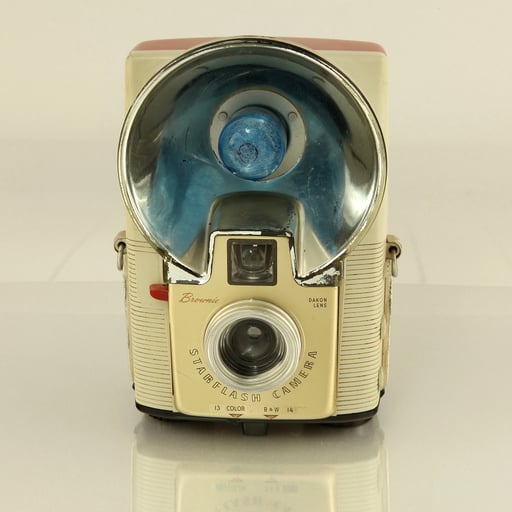 KODAK Brownie Starflash Camera  ©  engel-art.ch