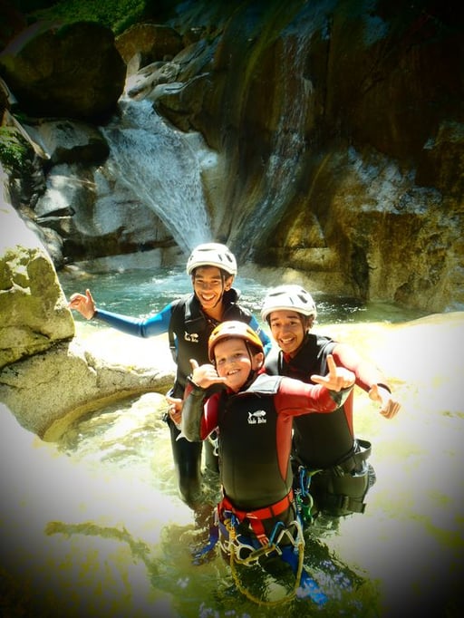 Canyoning en vallée d'Ossau - www.le-refuge-des-marmottes.com