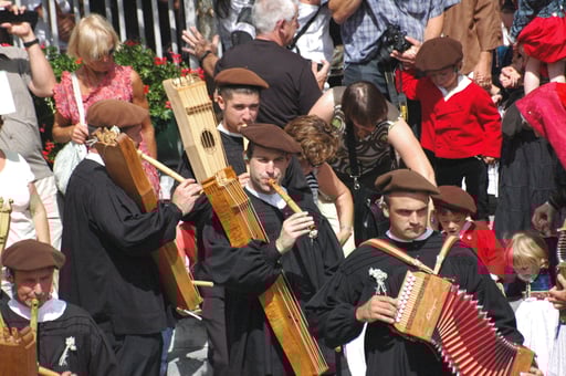 Fêtes traditionnelles du 15 août Laruns - www.le-refuge-des-marmottes.com