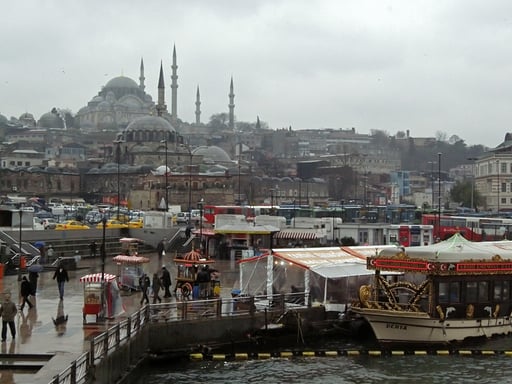 Am Südende der Galata-Brücke