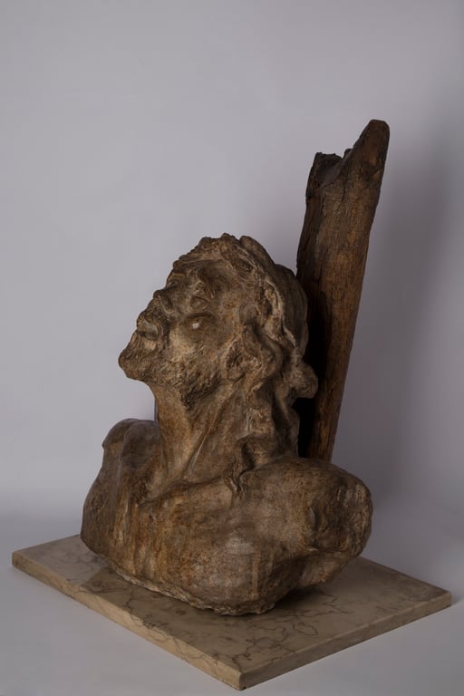 CRISTO. 1999. 40 x 29 x 50 cm. Cemento