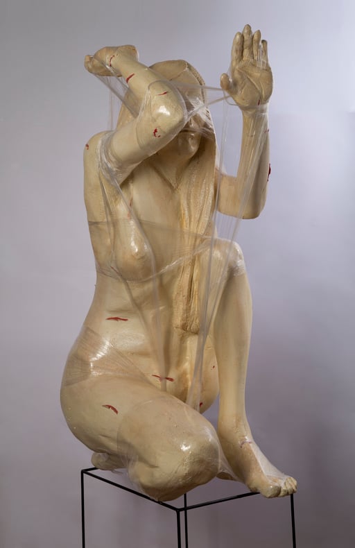 CARCEL DE PIEL. 2015. 40 x 60 x 100 cm. Poliuretano