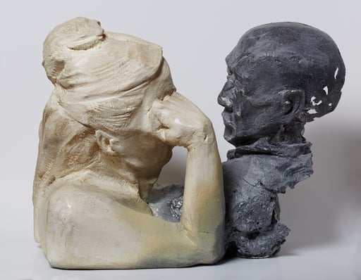 AMOR ETERNO. 2015. 70 x 33 x 46 cm. Poliuretano