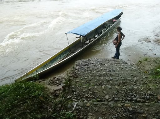 Anlege Stelle am Rio Napo