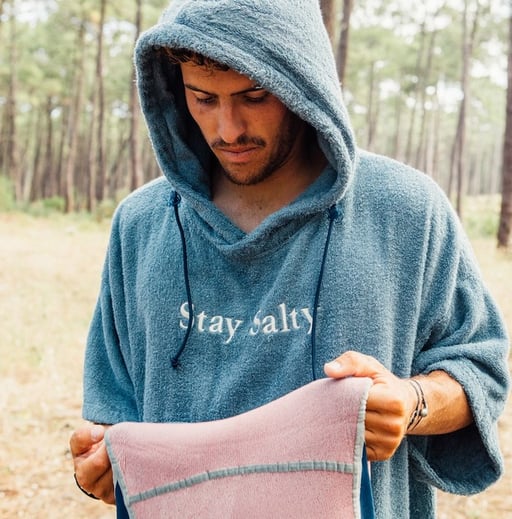 Nachhaltige Surf Ponchos 