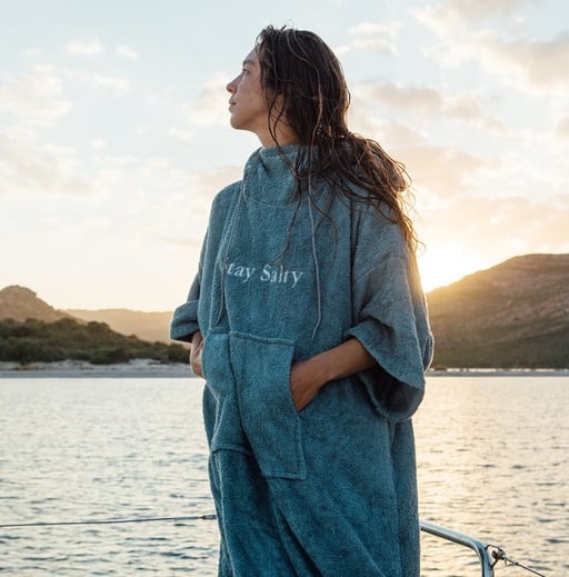 Manera Poncho kaufen, Manera Poncho aus Baumwolle, Manera Poncho ist nachhaltig, Manera Poncho 2021