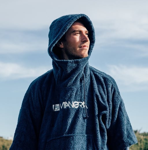 Manera Poncho Steel und Cascade