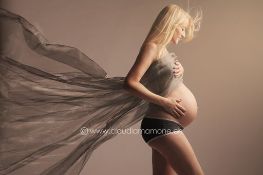 Babybauch Schwangerschaft Fotoshooting Paaraufnahmen Aktaufnahmen Familyfotoshooting