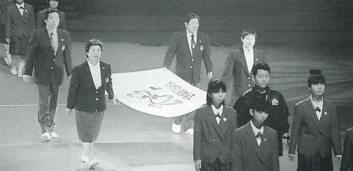 在阪元世界チャンプが入場を先導　江口冨士江　星野展弥　小野誠治　小山ちれ