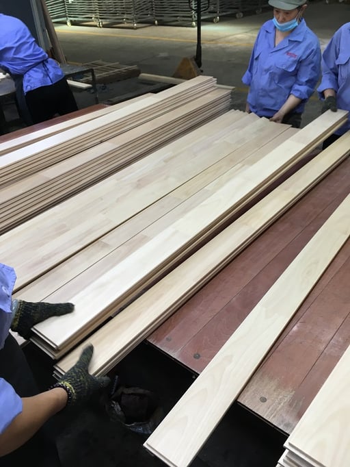 アンドウッド andwood 無垢フローリング 厦門の検品風景 検品
