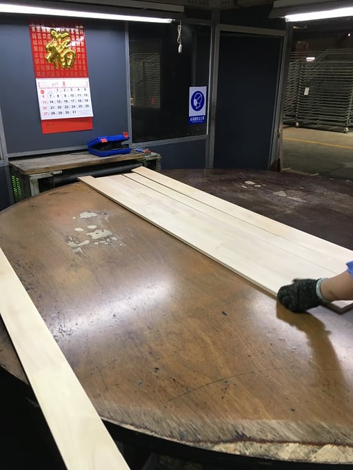 アンドウッド andwood 無垢フローリング 厦門の検品風景 塗装後