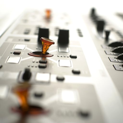 Neuronaler Synthesizer / HARTMANN-MUSIC (D)