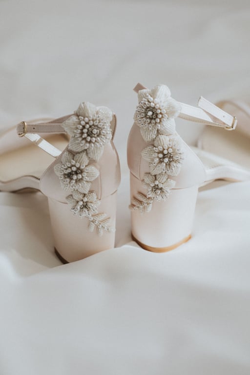 Hochzeitskleid, Brautschuhe Bella Belle für die Hochzeit vonmirzudir die Nummer 1 in der Ostschweiz von mir zu dir