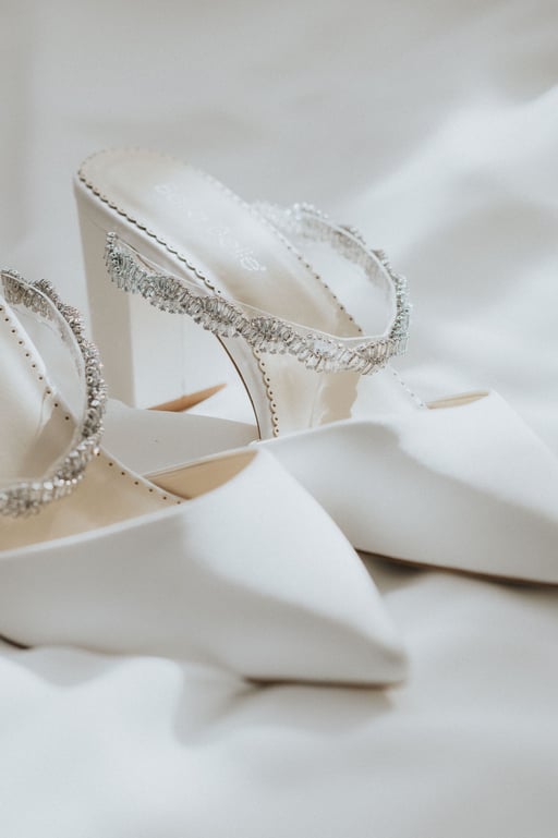 Hochzeitskleid, Brautschuhe Bella Belle für die Hochzeit vonmirzudir die Nummer 1 in der Ostschweiz von mir zu dir