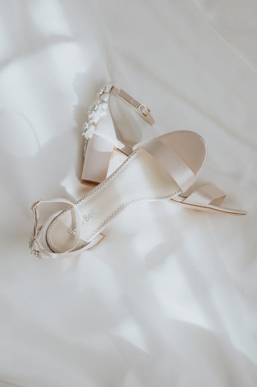 Hochzeitskleid, Brautschuhe Bella Belle für die Hochzeit vonmirzudir die Nummer 1 in der Ostschweiz von mir zu dir