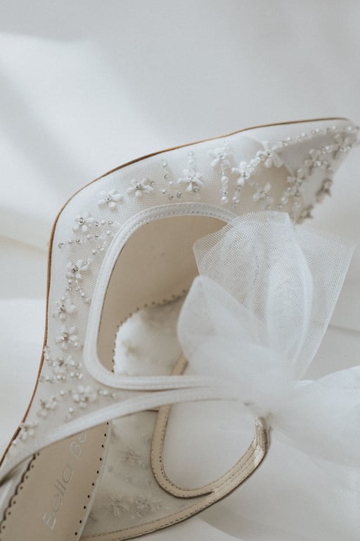 Hochzeitskleid, Brautschuhe Bella Belle für die Hochzeit vonmirzudir die Nummer 1 in der Ostschweiz von mir zu dir