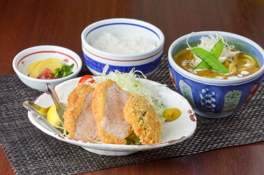 ヒレカツカレーうどんランチ　955円（税込1050円）