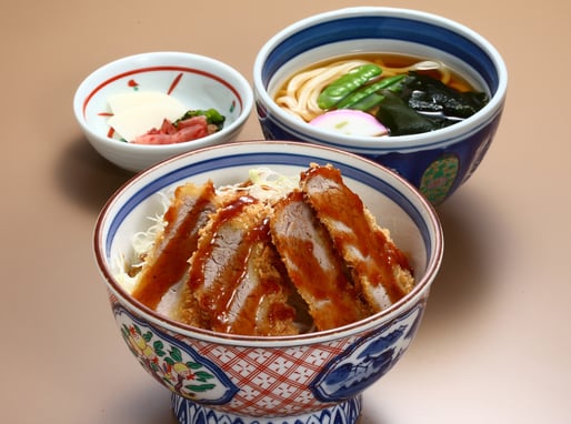 ｿｰｽｶﾂ丼ランチ　1064円（税込1170円）